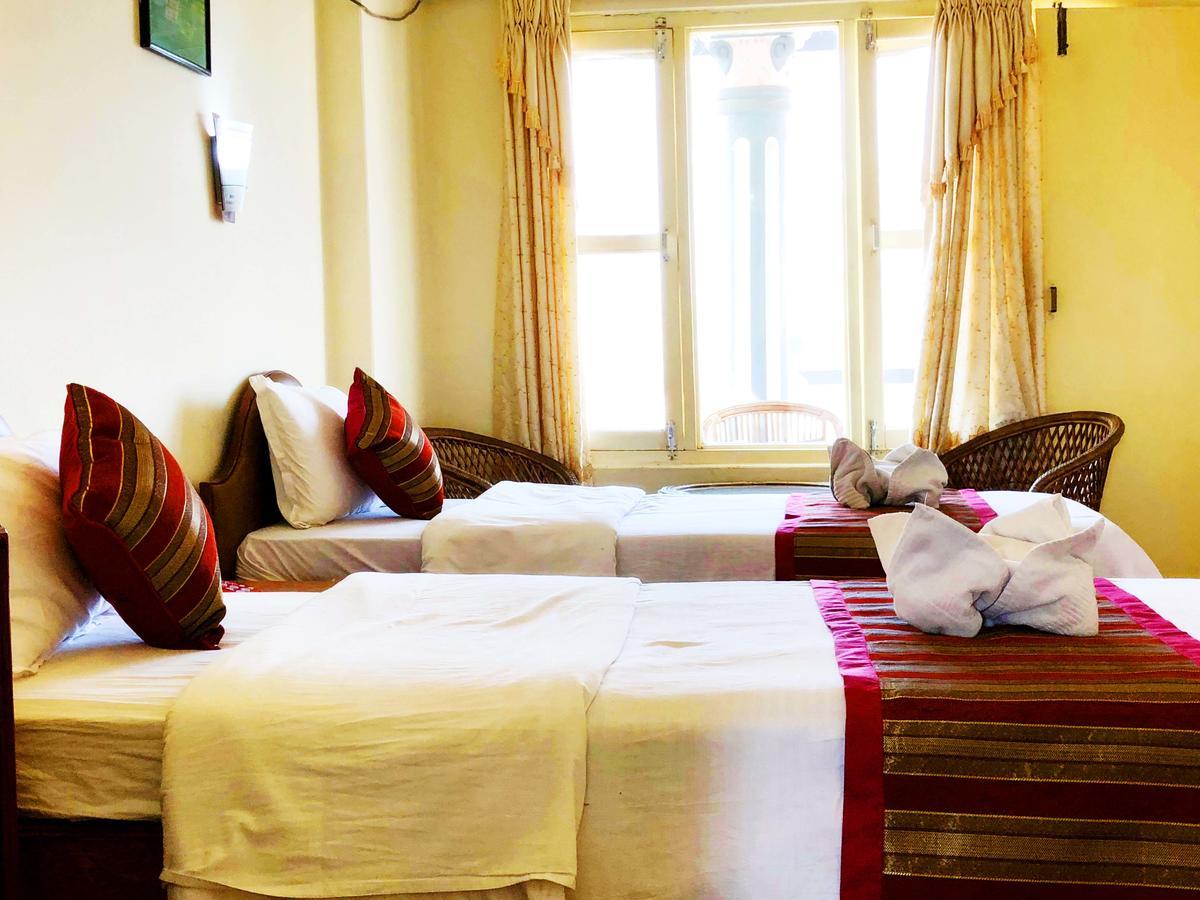 Hotel Grand Holiday Pokhara Exterior foto