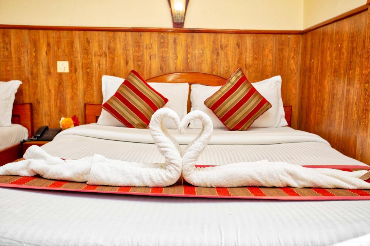 Hotel Grand Holiday Pokhara Exterior foto