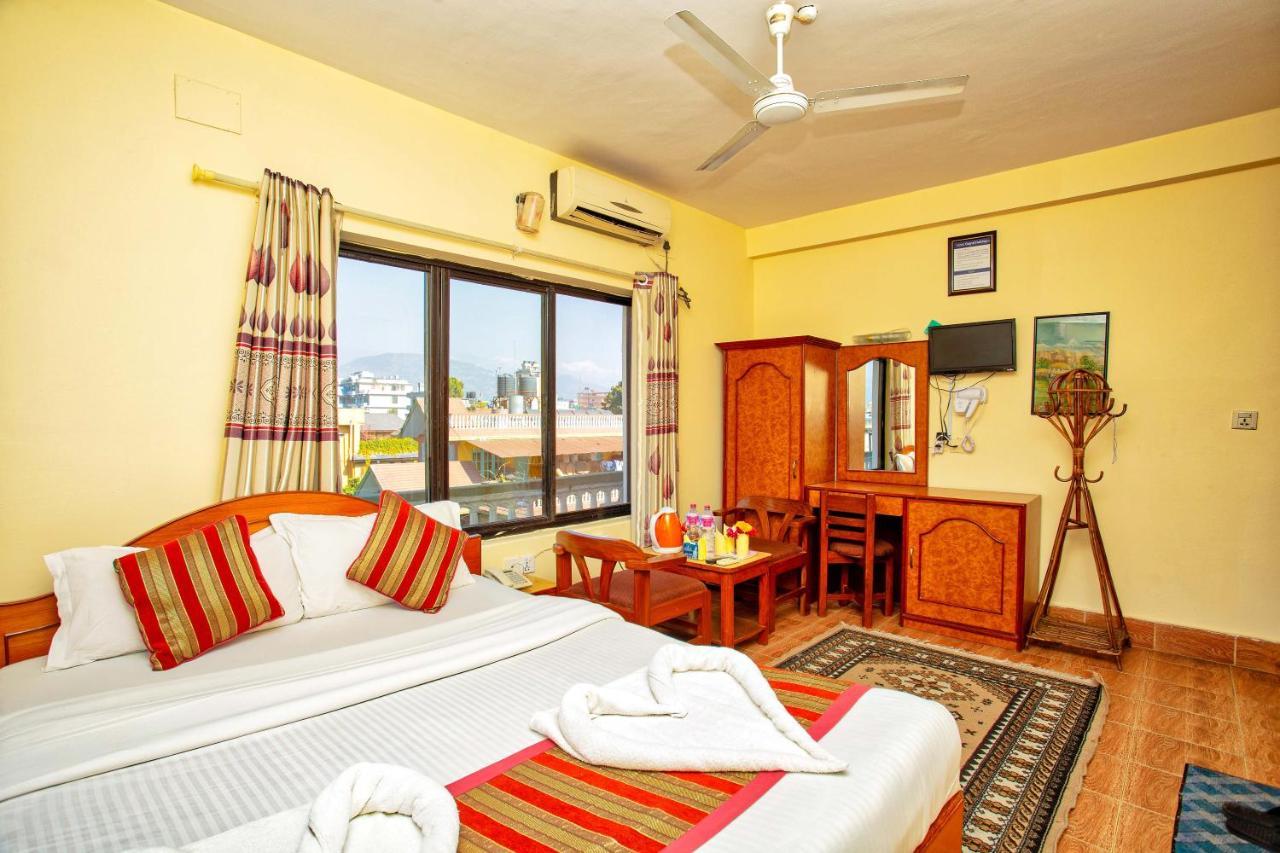 Hotel Grand Holiday Pokhara Exterior foto